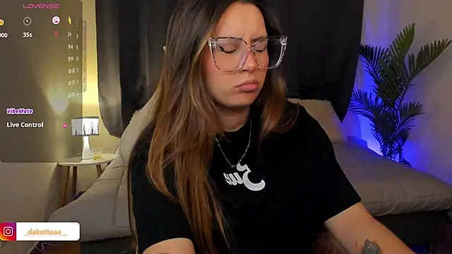 dakottaa  online show from January 5, 2026, 11:41 pm