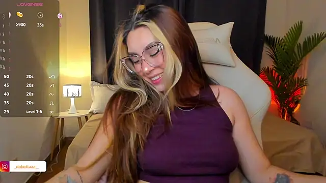 dakottaa  online show from July 8, 2026, 11:38 pm