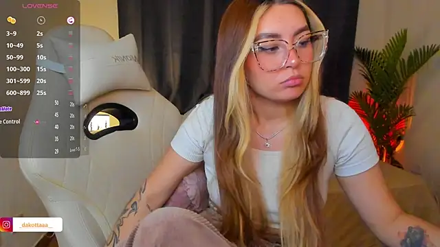 dakottaa  online show from July 17, 2026, 1:03 am