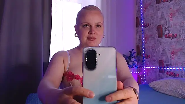 Snapshot of Karolina_love_ chatting on May 27, 2026, 4:14 pm Karolina love online show from May 27, 2026, 4:14 pm