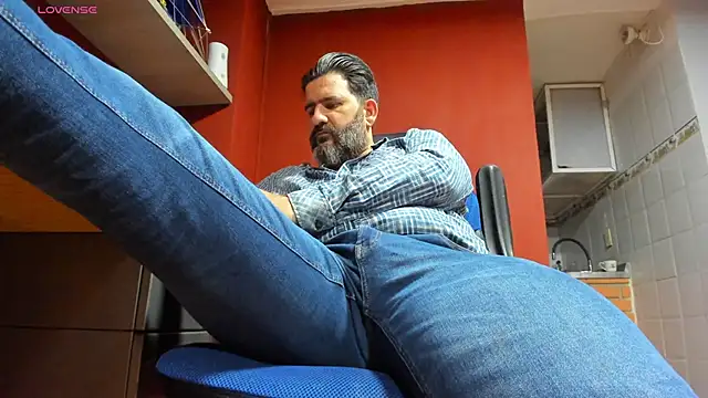 Maxi TheBigDaddy online show from February 28, 2025, 9:23 pm