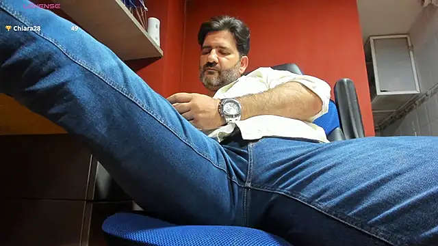 Maxi TheBigDaddy online show from March 6, 2025, 7:32 pm