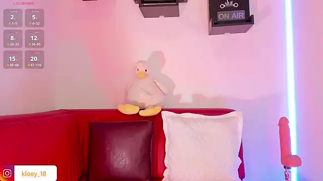 kloey hoot online show from March 2, 2025, 7:19 pm