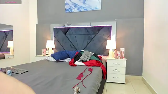 Lauralove 69 online show from March 14, 2026, 6:36 pm