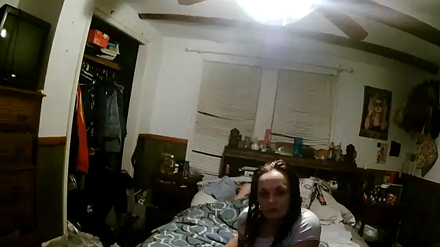 Snapshot of Thicknjuicy1986 chatting on March 29, 2026, 9:22 am Thicknjuicy1986 online show from March 29, 2026, 9:22 am