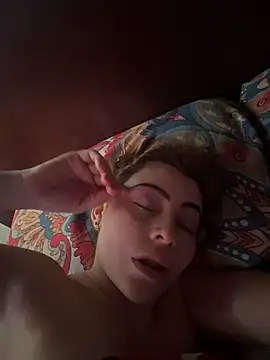 LilaSuni online show from December 3, 2025, 1:43 pm