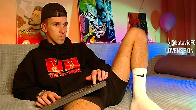 Snapshot of Midnighter_ chatting on January 14, 2025, 5:40 am Midnighter online show from January 14, 2025, 5:40 am