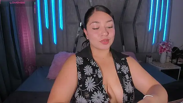 scarlet miller1 online show from April 27, 2026, 7:23 pm