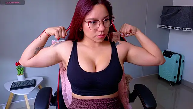 Snapshot of samantha_tattu chatting on May 15, 2026, 7:01 pm samantha tattu online show from May 15, 2026, 7:01 pm
