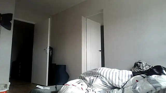 Snapshot of sebcucold chatting on April 17, 2026, 2:09 pm sebcucold online show from April 17, 2026, 2:09 pm