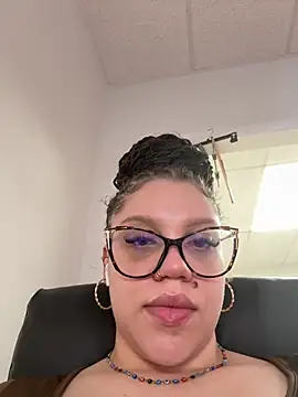 QueenNuttCollector online show from May 27, 2026, 4:03 pm