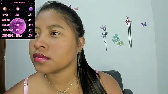 lunahot  07 online show from March 17, 2025, 12:04 pm