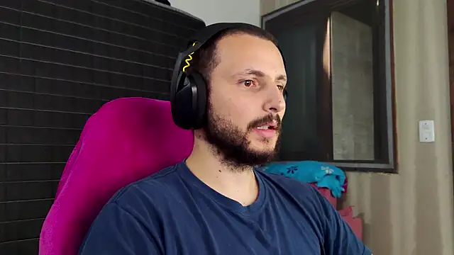 Snapshot of iurytx chatting on February 14, 2026, 11:38 pm iurytx online show from February 14, 2026, 11:38 pm