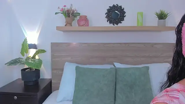 izaro22 online show from February 19, 2026, 12:57 pm