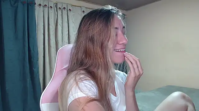 Snapshot of angel_girl0610 chatting on July 19, 2026, 11:45 pm angel girl0610 online show from July 19, 2026, 11:45 pm