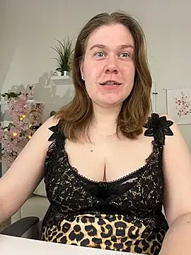 Nancy Sun  online show from November 29, 2025, 11:32 am