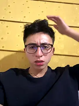 Snapshot of CamiRojas_boy chatting on September 15, 2025, 4:46 am CamiRojas boy online show from September 15, 2025, 4:46 am