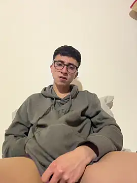 Snapshot of CamiRojas_boy chatting on November 5, 2025, 4:15 am CamiRojas boy online show from November 5, 2025, 4:15 am