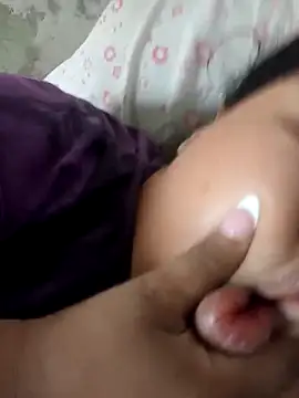 Snapshot of rachel_parker chatting on February 27, 2026, 5:24 pm rachel parker online show from February 27, 2026, 5:24 pm