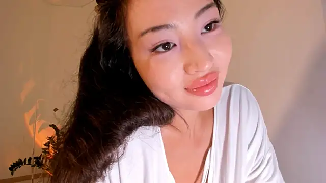 Snapshot of kawaii_mia chatting on October 1, 2025, 4:44 pm kawaii mia online show from October 1, 2025, 4:44 pm