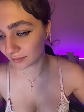 Snapshot of Your_insomniya chatting on August 2, 2026, 9:34 pm Your insomniya online show from August 2, 2026, 9:34 pm