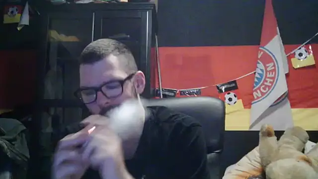 Snapshot of Die-geile-Sau chatting on February 4, 2026, 9:21 pm Die-geile-Sau online show from February 4, 2026, 9:21 pm