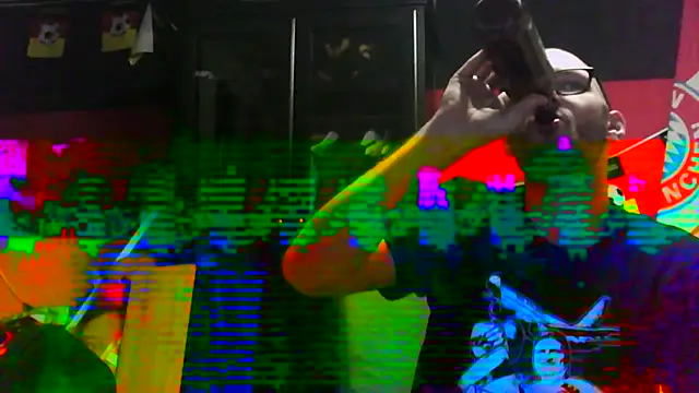 Snapshot of Die-geile-Sau chatting on October 6, 2025, 7:03 pm Die-geile-Sau online show from October 6, 2025, 7:03 pm