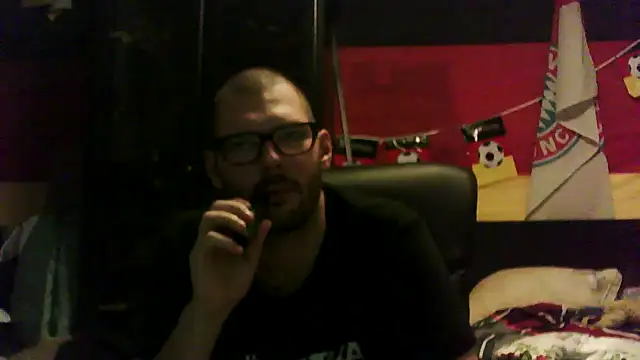 Snapshot of Die-geile-Sau chatting on December 2, 2025, 9:16 pm Die-geile-Sau online show from December 2, 2025, 9:16 pm