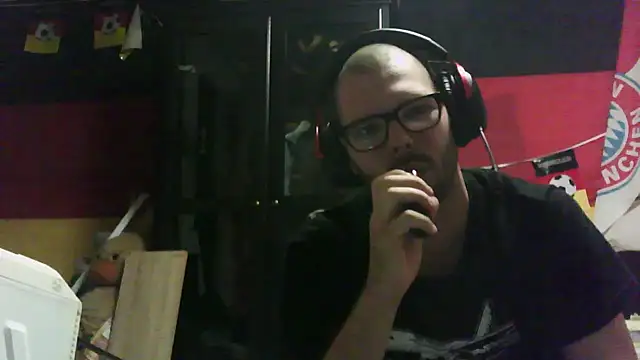 Snapshot of Die-geile-Sau chatting on October 27, 2025, 8:54 pm Die-geile-Sau online show from October 27, 2025, 8:54 pm