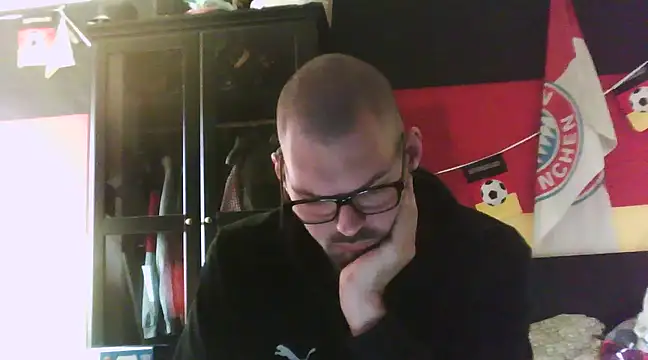 Snapshot of Die-geile-Sau chatting on March 16, 2025, 12:00 pm Die-geile-Sau online show from March 16, 2025, 12:00 pm