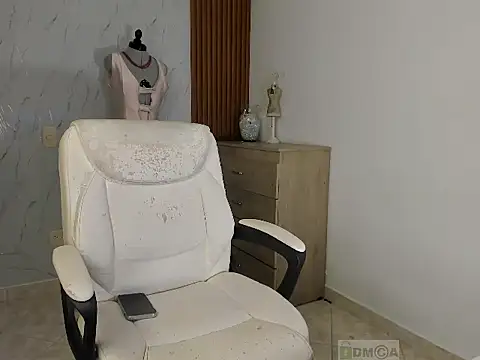 Snapshot of aleja_belle chatting on January 17, 2026, 10:19 am aleja belle online show from January 17, 2026, 10:19 am