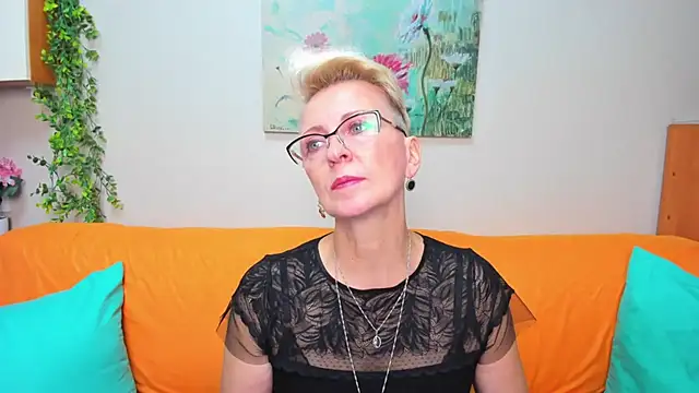 iamyourdream89 online show from November 25, 2025, 11:54 am