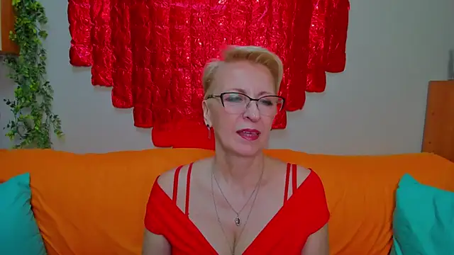 iamyourdream89 online show from March 3, 2026, 2:57 pm