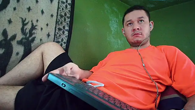 sweet cock28 online show from March 3, 2025, 3:32 pm
