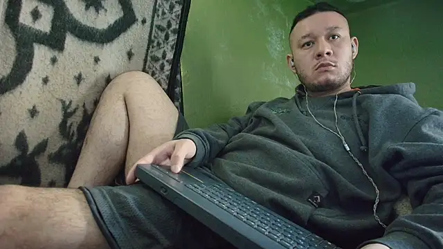 Snapshot of sweet_cock28 chatting on November 7, 2025, 3:27 pm sweet cock28 online show from November 7, 2025, 3:27 pm