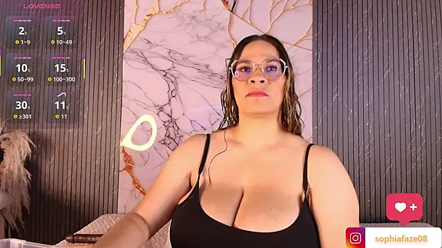 Snapshot of big_tits_in_your_face chatting on February 4, 2026, 8:15 pm big tits in your face online show from February 4, 2026, 8:15 pm