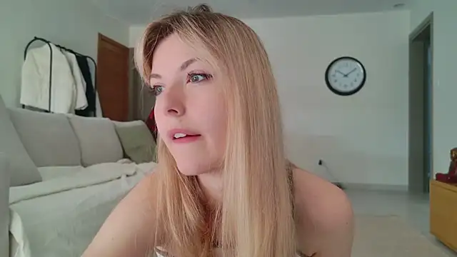 Cassycum online show from March 14, 2025, 2:08 pm