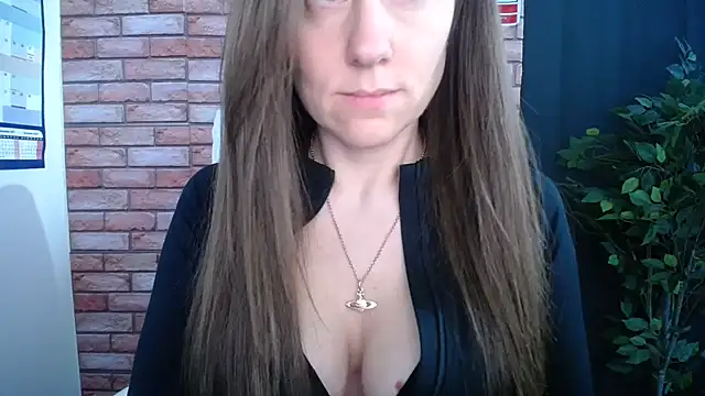 Snapshot of HarleyRebz chatting on December 17, 2025, 9:58 am HarleyRebz online show from December 17, 2025, 9:58 am