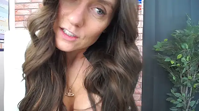 HarleyRebz online show from November 18, 2025, 1:14 pm