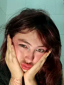 Snapshot of Lauri_Greeneyes1 chatting on April 21, 2026, 8:59 pm Lauri Greeneyes1 online show from April 21, 2026, 8:59 pm