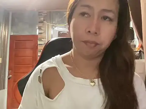 Snapshot of UrLove_Marga chatting on July 10, 2026, 10:54 pm UrLove Marga online show from July 10, 2026, 10:54 pm