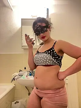 Sarahkhaalifa online show from November 15, 2025, 9:08 pm