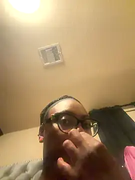 Snapshot of TrueeFantasee chatting on December 4, 2025, 2:32 am TrueeFantasee online show from December 4, 2025, 2:32 am