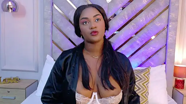 Noa Adams online show from October 22, 2025, 2:55 am