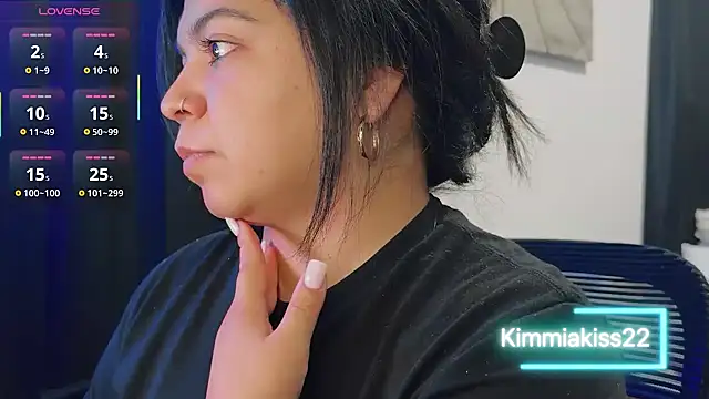 kimmiakiss22 online show from September 17, 2025, 10:12 pm