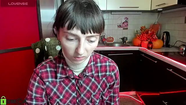 Snapshot of TayanaJons chatting on November 17, 2025, 7:56 am TayanaJons online show from November 17, 2025, 7:56 am