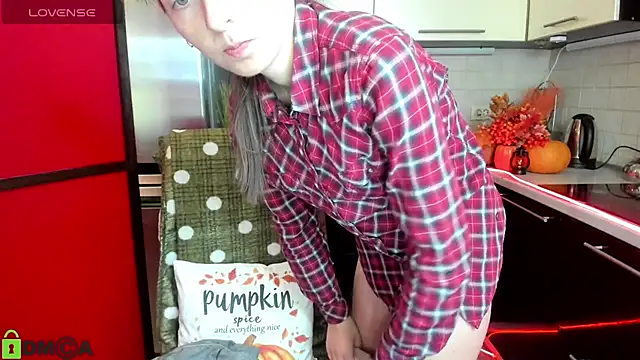 Snapshot of TayanaJons chatting on November 7, 2025, 7:57 am TayanaJons online show from November 7, 2025, 7:57 am