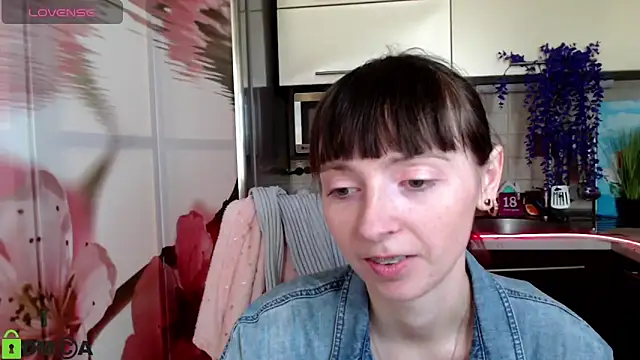 TayanaJons online show from March 10, 2026, 8:18 am