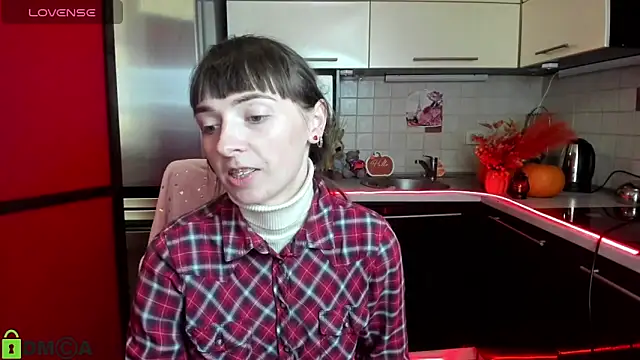 Snapshot of TayanaJons chatting on November 24, 2025, 8:03 am TayanaJons online show from November 24, 2025, 8:03 am