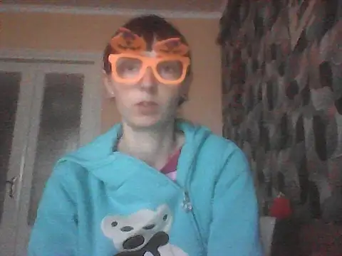 Snapshot of TayanaJons chatting on October 28, 2025, 8:13 am TayanaJons online show from October 28, 2025, 8:13 am